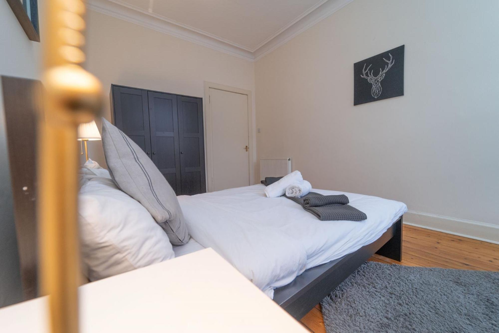 Large City Corner Apartment Эдинбург Экстерьер фото